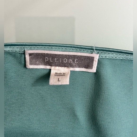 Pleione Sleeveless Satin Blouse - Picture 3 of 8